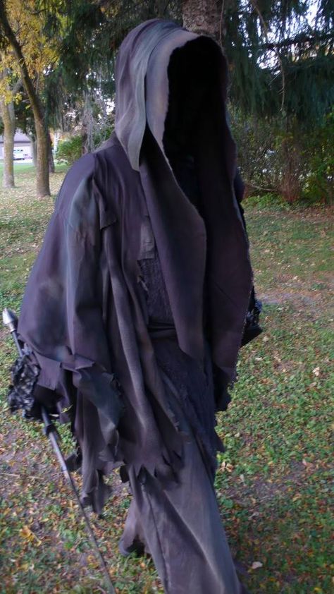 Double hooded robe Dementor Costume, Grim Reaper Halloween Costume, Grim Reaper Costume, Halloween 2010, Reaper Costume, Grim Reaper Halloween, Scary Halloween Costumes, Hooded Robe, Scary Costumes