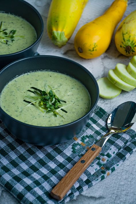 Ina Garten Zucchini Basil Soup - Ina Garten Eats Rosemary Soup, Basil Soup Recipe, Zucchini Soup, Mind Diet, Basil Soup, Pureed Soup, Easy Zucchini, Menu Plan, Soup And Stew