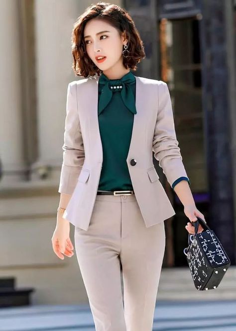 Female 2 pieces suit | Office outfits women, Office outfits, Attire women Blazer Outfits For Women, Office Wear Women, Business Outfits Women, Stylish Work Attire, Woman Suit Fashion, Elegante Casual, Classy Work Outfits, Fashionista Clothes, Stylish Work Outfits