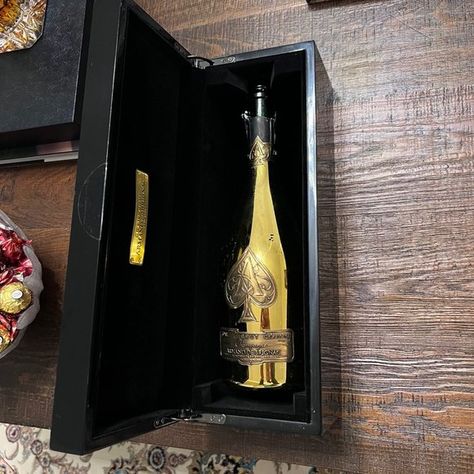 Ace of Spades GOLD Champagne Bottle With Velvet Case (EMPTY) Ace Of Spades Champagne Gold, Ace Of Spades Champagne, Gold Champagne Bottle, Gold Bottle, Gold Bottles, Bottle Service, Gold Champagne, Ace Of Spades, Premium Brand