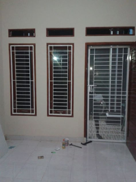 Grills Design, Windows Grill, Modern Window Grill, Home Window Grill Design, Window Grill Design Modern, Door Grill, House Window Design, Window Bars, Salon Pictures