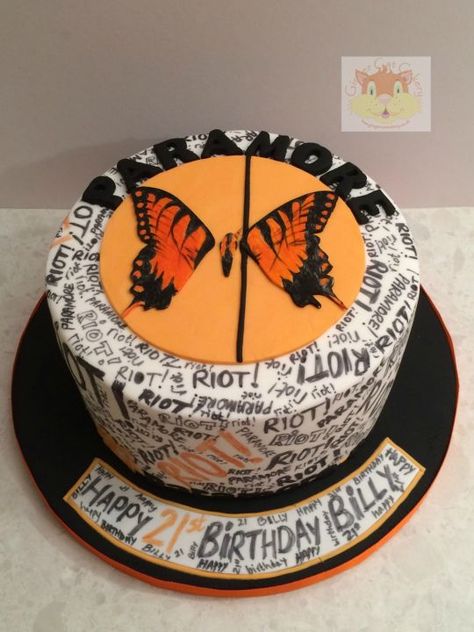 Paramore Paramore Birthday Party, Emo Cake Ideas, Emo Cake, Emo Party, 30th Birthday Men, Music Cake, Making Cakes, Funny Birthday Cakes, Birthday Cakes For Women