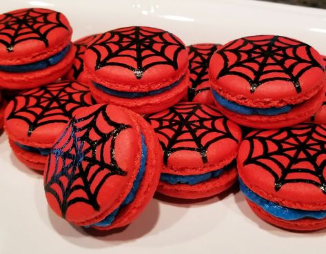 Happy National Spider-Man Day! I chose to start off with a combo of one of my favorite superheroes and one of my favorite desserts! Hope you guys enjoy! Spider Man Macarons, Spiderman Recipes, Spiderman Macarons, Spiderman Birthday Treats, Spiderman Wedding Theme, Spiderman Desserts, Spiderman Quinceanera, Spiderman Dessert Table, Spiderman Snacks