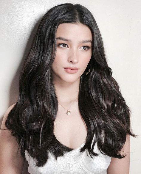 Damn Liza Liza Sobreno, Liz Soberano, Long Middle Part, Lisa Soberano, Goddess Braids Updo, Makeup For Summer, Black Ponytail Hairstyles, Liza Soberano, Relaxed Hair