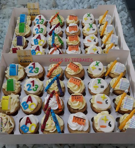 School themed cupcakes Kids Cupcakes Ideas, Kids Cupcakes, Desserts Cupcakes, School Cake, Kid Cupcakes, Cupcakes Ideas, Daycare Center, Easy Cupcakes, Themed Cupcakes