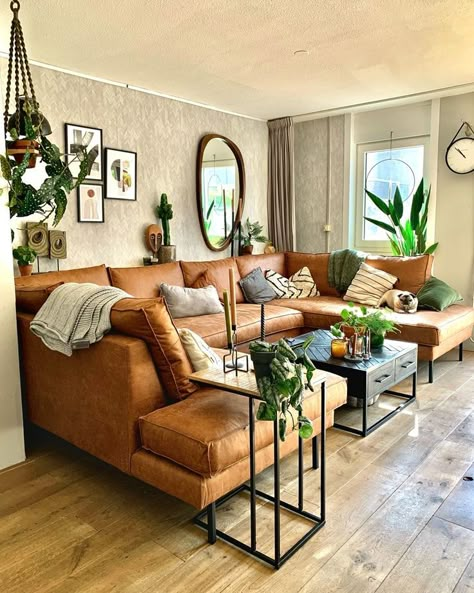 Design With Leather Sofa, Eclectic Decor Brown Couch, Caramel Couch Color Scheme, Open Concept Boho Living Room, Chestnut Leather Couch Living Room, Couch Leather Brown, Brown Leather Sofa Aesthetic, Brown Couch Colorful Living Room, Cozy Living Rooms With Leather Couches