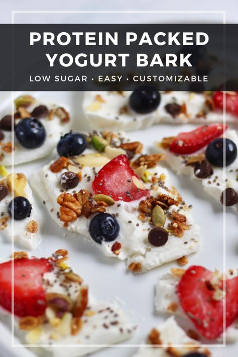 Protein Yogurt Bark, Greek Yogurt Bark, Keto Yogurt, Low Sugar Yogurt, Snack Quick, Athlete Food, Recipes With Fruit, Yogurt Bark Recipe, Post Workout Snack