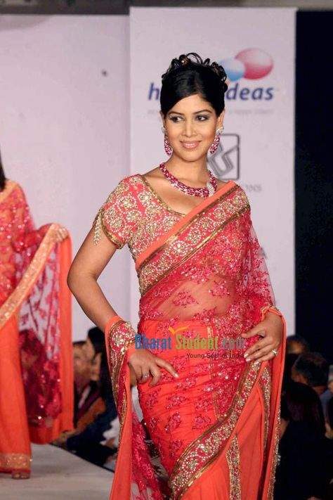 sakshi tanwar Sakshi Tanwar, Dress For Success, India Fashion, Saree Styles, Indian Sarees, Desi Beauty, Indian Bridal, Bollywood Actress, Indian Fashion