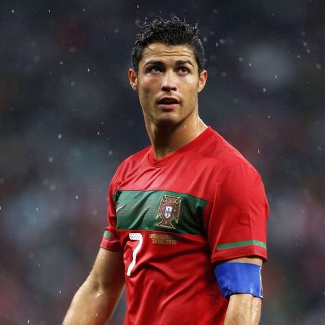 Ronaldo 2010 World Cup, World Cup Wallpaper, Cup Wallpaper, C Ronaldo, Football Players Images, Good Soccer Players, كريستيانو رونالدو, Soccer Player, Perfect Man