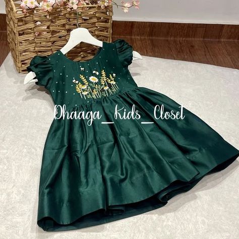 Silk Frock Design, Silk Frocks For Kids, Langa Blouse, Frock Models, Childrens Fancy Dress, Frocks For Kids, Children Outfits, Rose Sleeve, Frocks Design