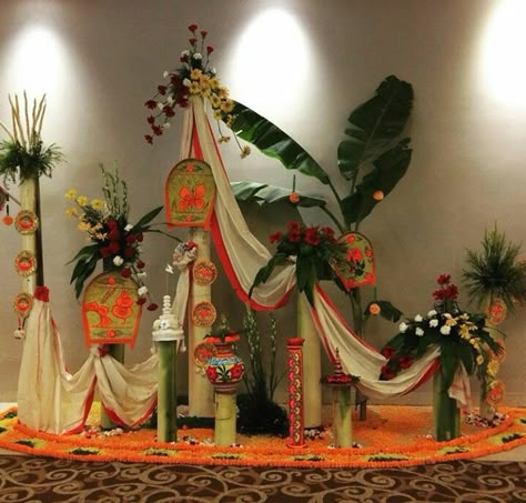 Bengali Mandap Decoration, Bengali Wedding Gate Decoration, Bengali Decoration Ideas, Traditional Bengali Wedding Decor, Bengali Theme Decoration, Bengali Wedding Decoration, Bengali Decor, Bengali Marriage, Hindu Wedding Decorations