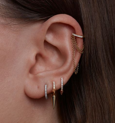 Gwyneth Paltrow Ear Piercings, Arrow Piercing Ears, Arrow Ear Piercing, Everyday Nickel-free Yellow Gold Piercings, Capricorn Constellation Ear Piercing, Maria Tash, Gwyneth Paltrow, Ear Piercings, Ear Cuff