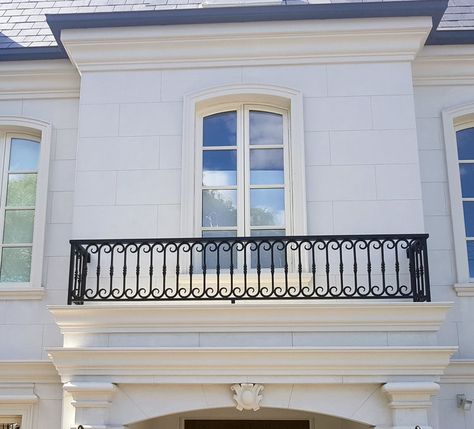 French Railings Wrought Iron, Iron Juliet Balcony, Iron Railings Outdoor Balconies, Wrought Iron Railing Exterior, Terrace Grill, Iron Railings Outdoor, Wrought Iron Balcony, Iron Balcony Railing, Railing Designs