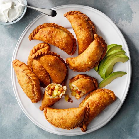 Breakfast Hand Pies, Breakfast Empanadas, Braised Beef Recipes, Corn Dip Recipes, How To Cook Chorizo, Cream Puff Recipe, Creamy Parmesan Sauce, Puff Recipe, Empanadas Recipe