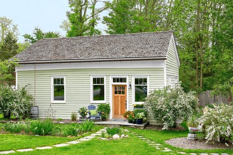 Schoolhouse Renovation: Heirloom in the Making - This Old House Cozy Cottage Home, Cape Cod Style House, Small Cottage Homes, Old School House, Seaside Cottage, Cottage Home, White Marble Countertops, Old Farm Houses, Cottage Interiors