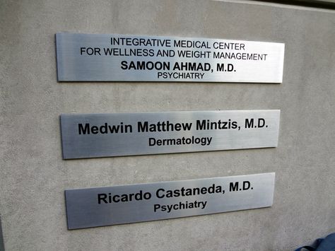 Nyc Exterior, Donor Plaques, Glass Wall Office, Corporate Signage, Glass Signage, Aluminum Signage, Healthcare Interior Design, Architectural Signage, Metal Signage