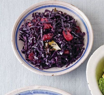 Red cabbage with apples Slow Cooker Red Cabbage, Cabbage With Apples, Cooked Red Cabbage, Red Cabbage With Apples, Red Cabbage Recipes, Braised Red Cabbage, Braised Cabbage, Christmas Meal, Cooked Cabbage