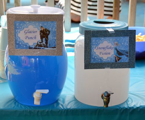 Trendy Party Themes, Frozen Party Theme, Frozen Themed Food, Disney Frozen Birthday Party Ideas, Frozen Birthday Party Food, Frozen Party Food, Frozen 3rd Birthday, Frozen Birthday Party Ideas, Frozen Birthday Party Decorations