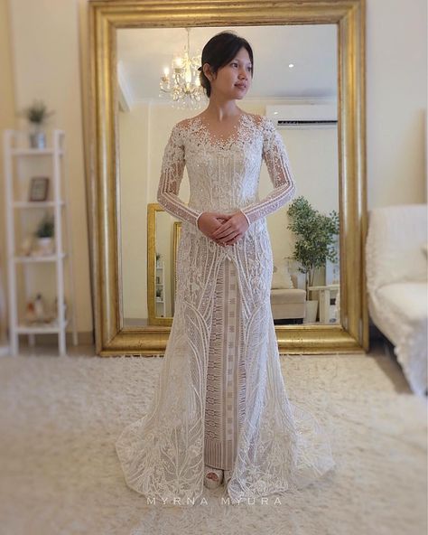 2,268 Likes, 49 Comments - Myrna Myura (@myrnamyura) on Instagram: “Being Both // Soft & Strong . Bride : @alvirahellen . . . #kebaya #kebayaresepsi #resepsi…” Kebaya Nikah Modern, Wedding Kebaya, Kebaya Lace, Kebaya Wedding, Kebaya Modern Dress, Ideas For Sewing, Muslimah Wedding Dress, Nikah Dress, Hijab Wedding Dresses