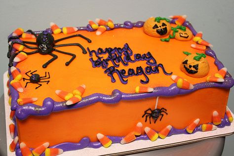 Cute Halloween / Birthday Cake Haloween Cakes, Halloween Cupcake Cake, Cute Halloween Cakes, Halloween Birthday Cake, Halloween Torte, Pasteles Halloween, Dessert Halloween, Postres Halloween, Halloween Themed Birthday Party