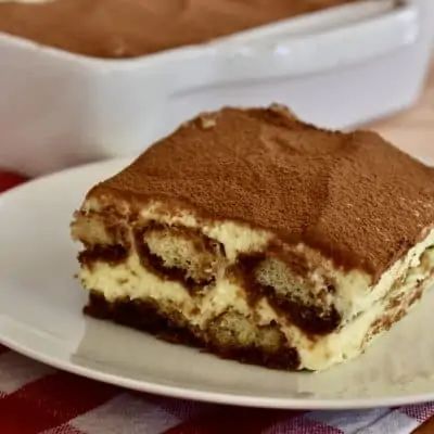 Tiramisu Recipe with Kahlua - This Italian Kitchen Easy Tiramisu Cake, Authentic Tiramisu Recipe, Italian Easter Recipes, Best Tiramisu Recipe, Tiramisu Cake Recipe, Easy Tiramisu, Best Christmas Desserts, Tiramisu Cake, Tiramisu Recipe