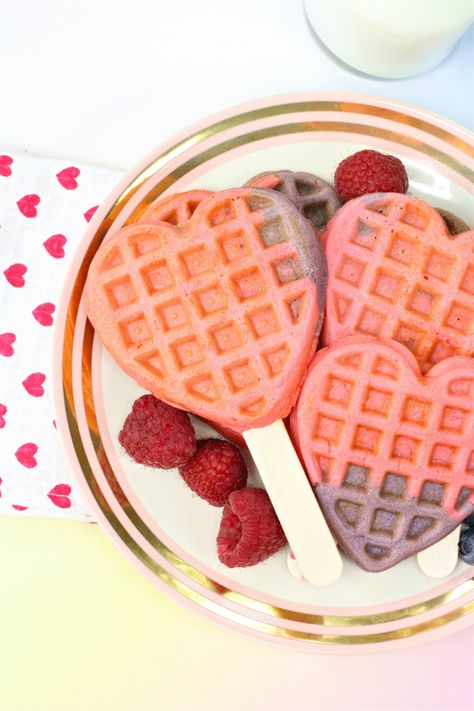 Healthy Color Block Heart Waffles Recipe! ⋆ Brite and Bubbly Nutella Waffles Recipe, Heart Waffles, Strawberry Business, Waffle Pops, Waffle Ideas, Waffle Recipe Healthy, Nutella Waffles, Picnic Date Food, Date Food