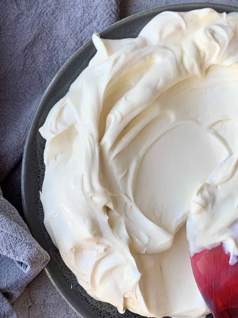 Greek Yogurt Frosting Yogurt Icing Recipe, Greek Yogurt Icing, Yogurt Icing, Greek Yogurt Frosting, Yogurt Frosting, Greek Yogurt Cake, Sweet Potato Chocolate, Dark Chocolate Recipes, Cake Frosting Recipe