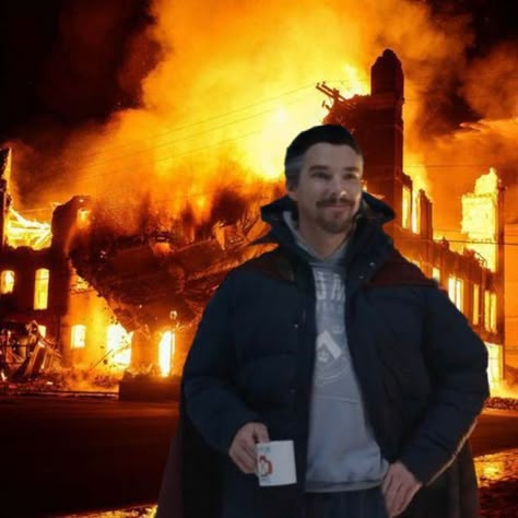 Dr Strange Memes Funny, Funny Benedict Cumberbatch, Dr Strange Pfp, Dr Strange Funny, Marvel Funny Pics, Dr Strange Aesthetic, Dr Strange Icon, Doctor Strange Icon, Stephen Strange