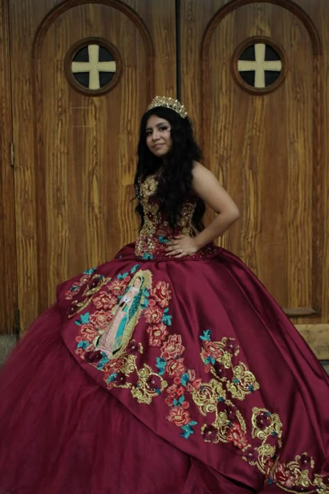 #quince #quinceañera #quinceaños #quincehair #quincedressshopping #mexican #mexico #pinterest Mexican Quinceanera Dresses Black, Quince Dresses Mexican Theme, Guadalupe Quince Dress, Mexican Dance Outfit, Charo Quince Dresses, Quince Black And Red, Red And White Quinceanera Dresses, Quinceanera Centerpieces Ideas, Traditional Quinceanera Dresses