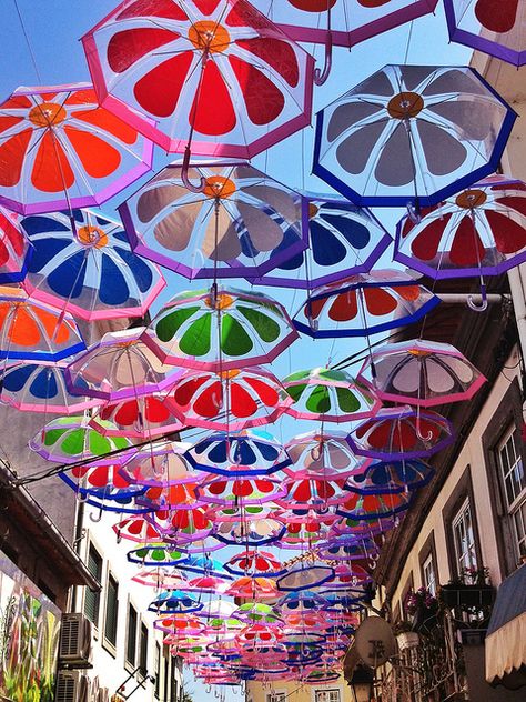 Sky of flowers by * Patrícia *, via Flickr Umbrella Street, Colorful Umbrellas, Umbrella Cover, Umbrella Art, Under My Umbrella, Umbrellas Parasols, Art Installations, World Of Color, Art Festival