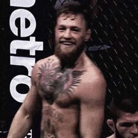 The Maclife on Instagram: "Conor McGregor vs Khabib Nurmagomedov(2018)📸  @thenotoriousmma" Conor Mcgregor Pfp, Conor Mcgregor Young, Conor Mcgregor Aesthetic, Corner Mcgregor, Khabib Conor, Ufc Aesthetic, Conor Macgregor, Conner Mcgregor, Ufc Conor Mcgregor