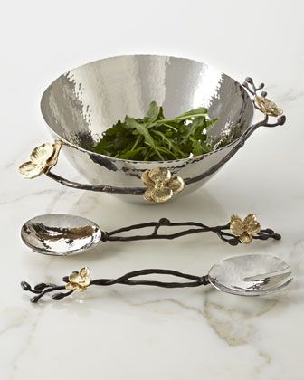 Gold+Orchid+Bowl+&+Servers+by+Michael+Aram+at+Neiman+Marcus. Bowl Decor Ideas, Orchid Bowl, Michael Aram Black Orchid, Bowl Decor, Fancy Stuff, Vase Deco, Gold Orchid, Michael Aram, Silver Bowl