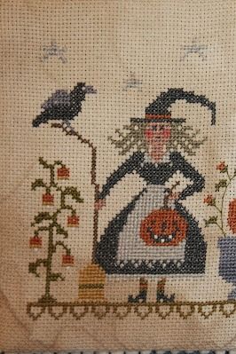 Pinker n Punkin Quilting & Stitching: Pumpkin Stew- A Halloween Freebie Full Moon Witch, Cross Stitch Witch, Glenda The Good Witch, Halloween Cross Stitch Charts, Witch Cross Stitch, Snowflake Photos, Cross Stitch Freebies, Halloween Cross Stitch, Moon Witch