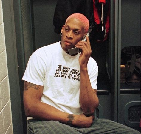 Velvey on Instagram: “Dennis Rodman’s T-shirt “I don’t mind straight people as long as they act gay in public” 📞 1996” Dennis Rodman Shoes, Denis Rodman, Nba Fashion, Basketball Photography, Dennis Rodman, Nba Legends, Snapchat Funny, Nba Champions, Fitness Inspo