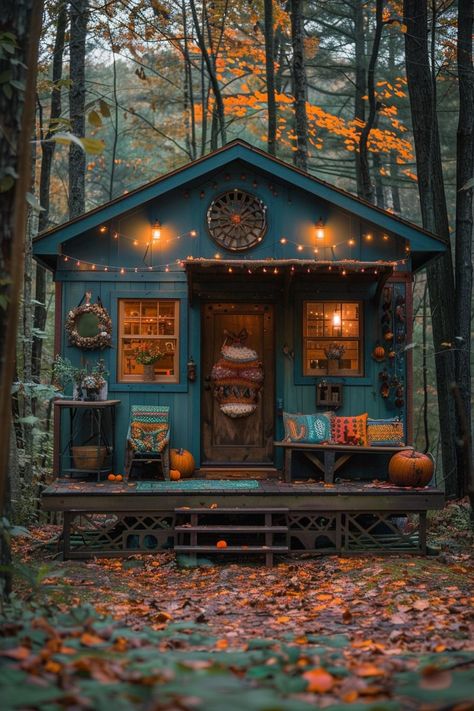 15 Adorable Tiny House Cabin Designs to Inspire You 24 Tiny Boho House, Cute Tiny House Interior, Small Cabins In The Woods Rustic, Themed Tiny House, Witchy Tiny House, Cabin Cottage Interior, Cottage Core Tiny House, Tiny Home Inspiration, Rustic Tiny House Cabin