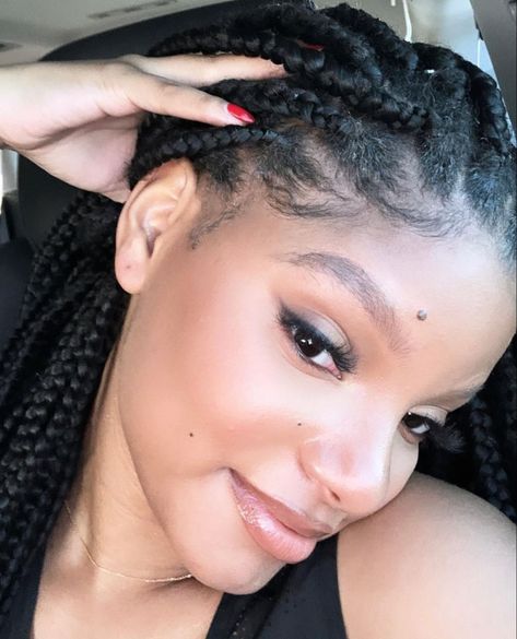 halle bailey Halle Bailey Side Profile, Halle Bailey Rares, Halle Bailey Selfie, Halle Bailey Pregnant, Light Feminine, Anne Mcclain, Pretty Hurts, China Anne Mcclain, Taylor Russell