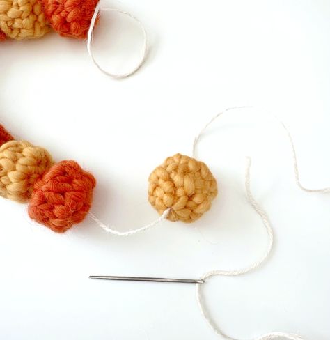 How To Make A Crochet Pumpkin Garland for Fall Crochet Pumpkin Garland, Simple Garland, Crochet Thanksgiving, Thanksgiving Garland, Pumpkin Crochet, Roving Yarn, Single Crochet Decrease, Crochet Garland, Pumpkin Garland