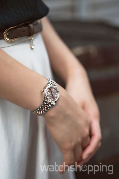 ROLEX
Lady-Datejust 28 Rolesor Rose Fluted / Jubilee / Chocolate Diamond

#Watchshopping #Luxury #Rolex #Watch Trendy Watches Women, Rolex Daytona Gold, Elegant Watches Women, Rolex Datejust Ii, Pretty Watches, Rolex Diamond, Chocolate Diamond, Slim Watches, Rolex Watches Women