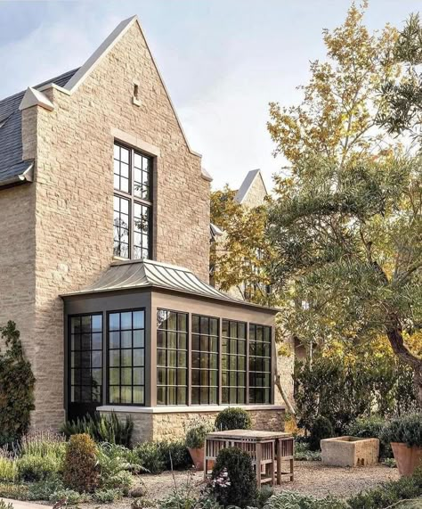 Inspiring, Lately Mcalpine House, Bobby Mcalpine, Timeless Bathroom, Timeless Interior, Monday Inspiration, Pacific Palisades, Luxe Interiors, Beautiful Interior Design, Romantic Homes