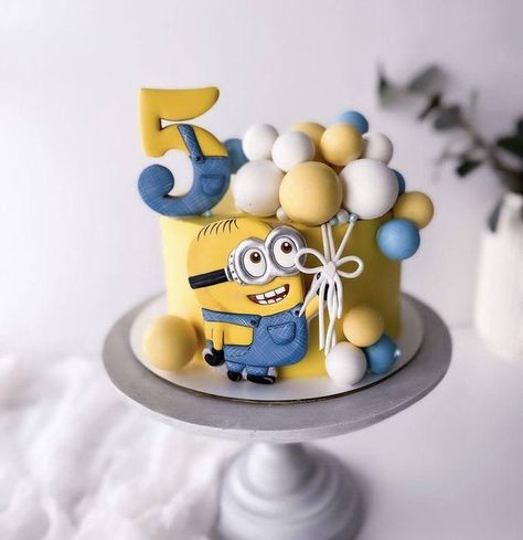 Minion Cakes Birthday Boys, Easy Minion Cake, Minions Cake Ideas, Minion Cake Ideas, Birthday Cake Minion, Minions Torte, Minion Cake Design, Minions Birthday Cake, Cake Minion