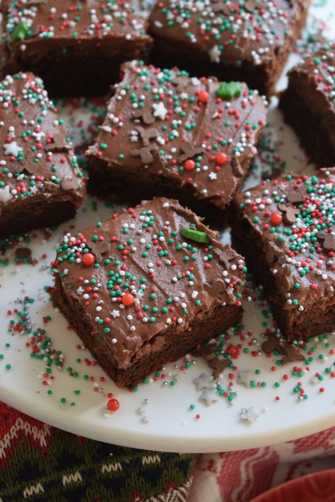 Chocolate Frosted Christmas Brownies Frosted Christmas Tree Brownies, Brownie Christmas Treats, Christmas Brownies Recipe, Easy Christmas Brownies, Brownie Christmas Ideas, Holiday Brownies Christmas, Christmas Brownies Decoration, Xmas Brownies, Christmas Brownies Ideas