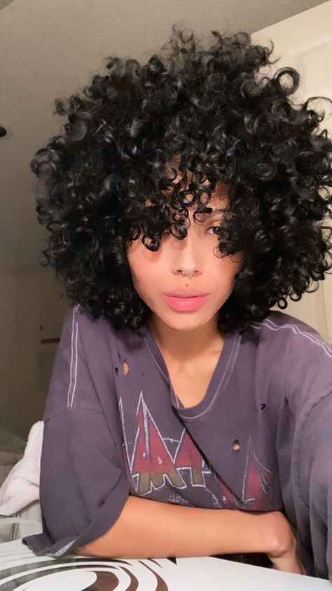 Shorter Natural Curly Hair, Short Layered Curly Haircuts Messy Bob, Short Round Curly Hair, Short Curly Hair Volume, Rezo Cut Curly Hair Short, Short Curly Hair Afro, Lion Cut Curly Hair, Short 3b Hair, Short 3b Curly Hair