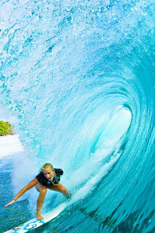 bethany hamilton shark Surf Pictures, Colour Branding, Strand Wallpaper, Surfing Art, Adaptive Sports, Mavericks Surfing, Female Surfers, Surfer Boys, Bethany Hamilton