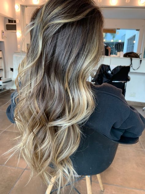 Brown Hair Beige Balayage, Long Layer Balayage, Dark Roots With Blonde Highlights, Ombre Hair Color For Brunettes, Balyage Hair, Beach Blonde Hair, Balayage Long Hair, Brown Hair With Caramel Highlights, Wedding Hair Colors