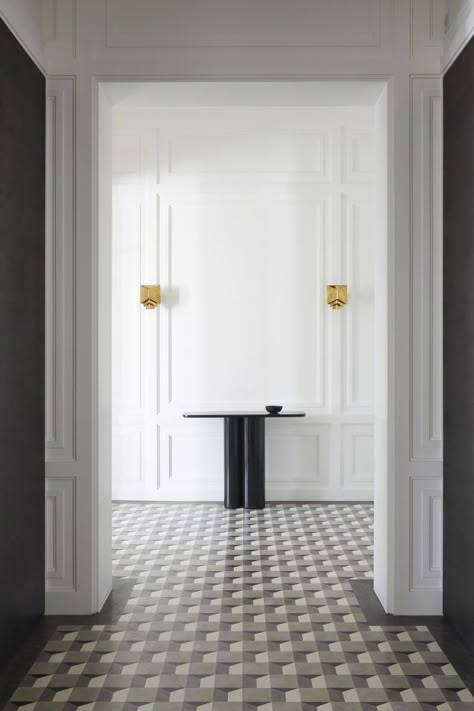 Discover The Saint James Apartment in Paris by Joseph Dirand Joseph Dirand Interiors, Joseph Dirand, Floor Pattern, Entry Way Design, Classic Interiors, Paris Apartments, White Rooms, Floor Patterns, Entrance Hall