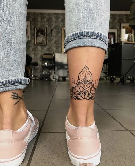 #CoolTattoos #TattooArt #InkMaster #TattooDesigns #InkedUp #TattooLovers #InkInspiration #TattooIdeas #CreativeInk #TattooStyle Ankle Tattoos For Women Mandala, Mandala Foot Tattoo, Back Of Ankle Tattoo, Above Elbow Tattoo, Half Mandala Tattoo, Ankle Band Tattoo, Calf Tattoos For Women, Tato Mandala, Inner Wrist Tattoos