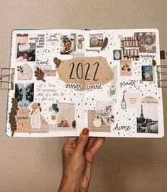 Large Scrapbook Ideas, Vision Board In Notebook, Aesthetic Scrapbook Ideas For School, Best Scrapbook Ideas, Vision Board Scrapbook Ideas, Bucket Journal Ideas, April Scrapbook Ideas, New Year Journal Aesthetic, Vision Board Notebook Ideas