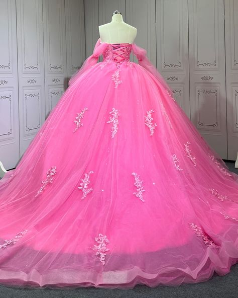 pink quince dress #pinkdress #dress #girl #quinceañera #15años Pink Quince, Quince Dress, Dress Girl, Quince, Quinceanera, Pink Dress, Pink