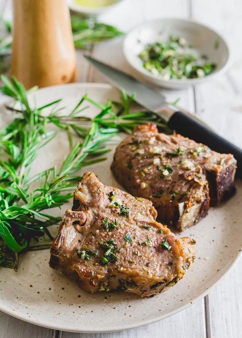 A simple olive oil, lemon juice, garlic and fresh herb marinade makes these air fryer lamb chops incredibly flavorful while cooking to tender perfection in under 10 minutes! Lamb Chops In Air Fryer, Air Fryer Lamb Chops, Paleo Air Fryer, Air Fryer Lamb, Protein For Breakfast, Healthy Ramadan Recipes, Ramadan Prep, Lamb Salad, Broccoli Pasta Bake