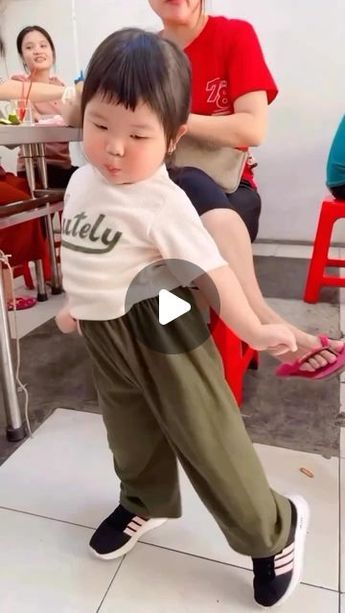 Kids Dancers, Dancing Children, Children Dancing, Baby Dance, African Babies, Christmas Dance, Cute Asian Babies, Dancing Baby, Picture Puzzles